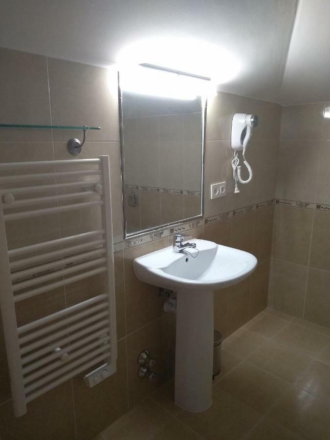 Apartamentos Prestin Cangas de Onis Bagian luar foto